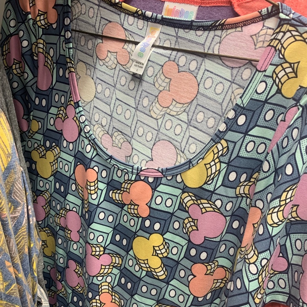 Lularoe - Picture 7 of 8